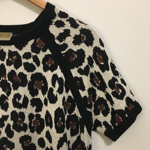 Leopard Print Cotton Knit Short Sleeve Sweater - Picture 4 of 11
